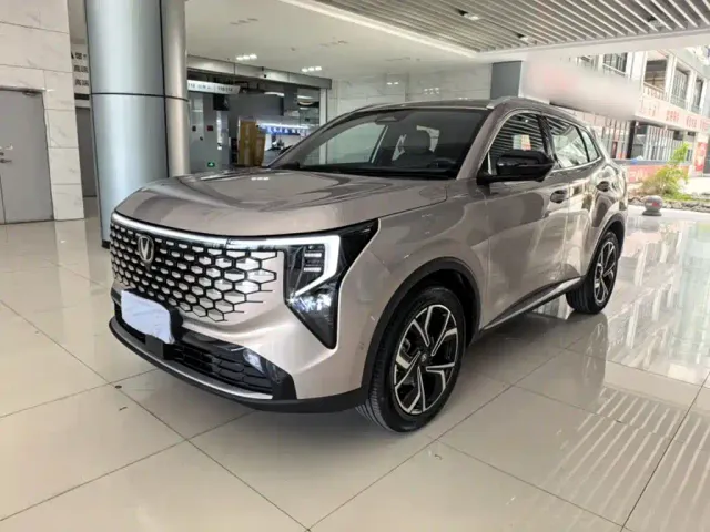 Фотография автомобиля — Changan CS55 Plus