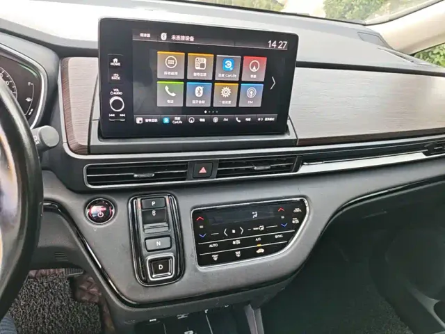 Honda Odyssey — Фото автомобиля 12