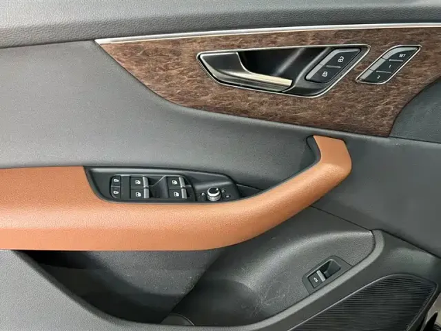 Audi Q7 — Фото автомобиля 17