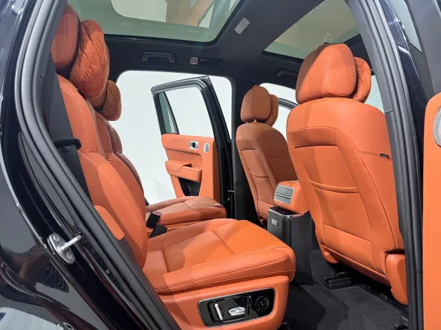 Li Auto L8 — Фото автомобиля 9
