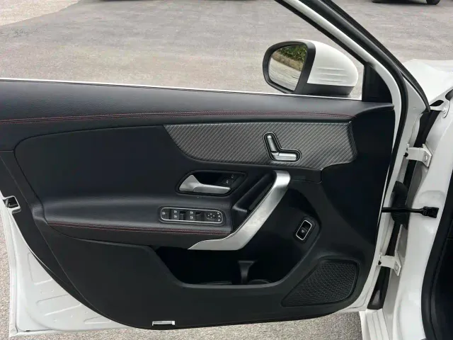 Mercedes-Benz A-Class — Фото автомобиля 12