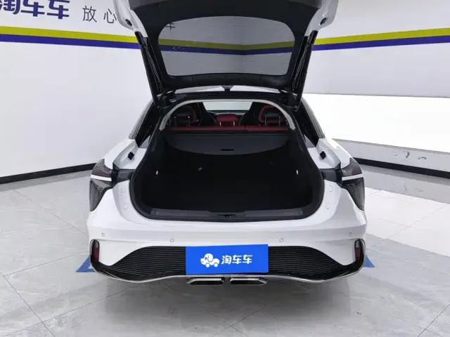 Hongqi H6 — Фото автомобиля 4