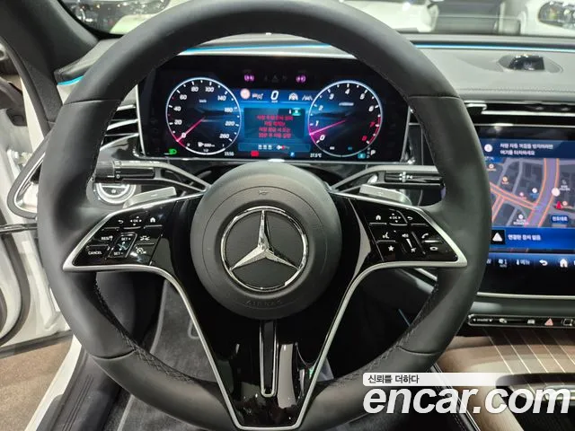 Mercedes-Benz E-Class — Фото автомобиля 14