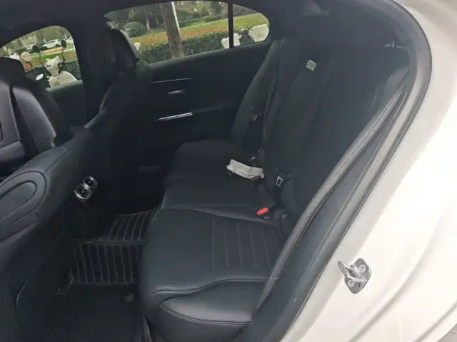 Mercedes-Benz C-Class — Фото автомобиля 16