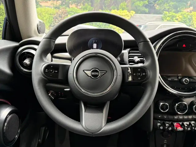MINI Hatch — Фото автомобиля 17