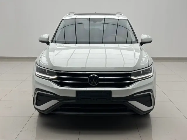 Volkswagen Tiguan L — Фото автомобиля 3