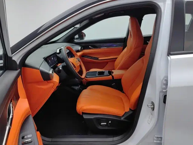 Dongfeng Fengshen L7 — Фото автомобиля 10