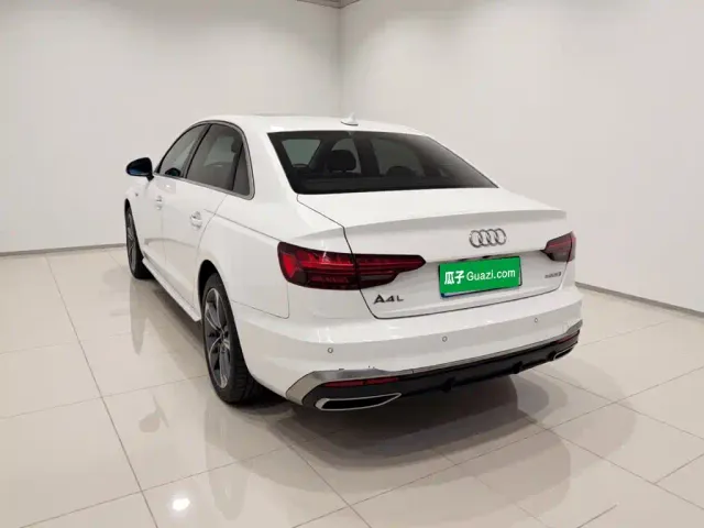 Audi A4L — Фото автомобиля 24