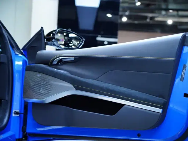 Lotus Emira — Фото автомобиля 26
