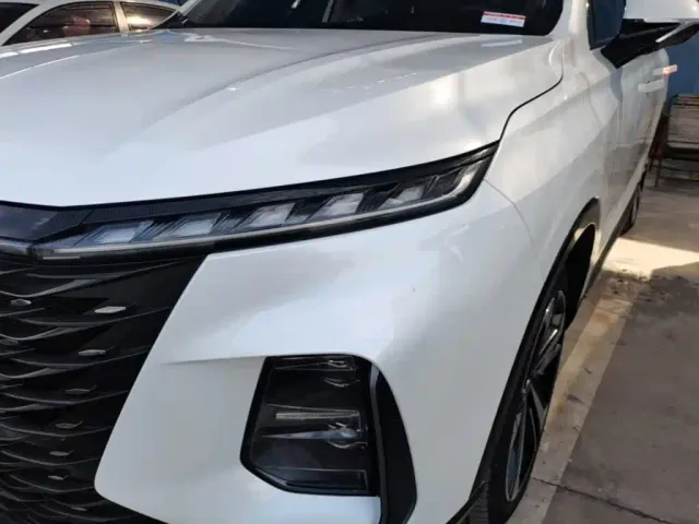 Roewe RX5 Max — Фото автомобиля 23