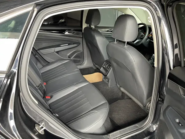 Volkswagen Passat — Фото автомобиля 22