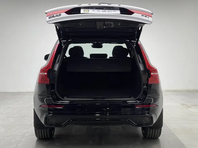Volvo XC60 — Фото автомобиля 10