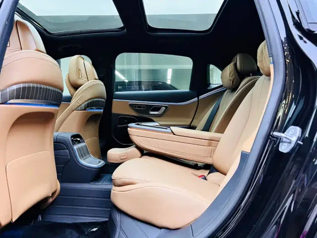 Mercedes-Benz E-Class — Фото автомобиля 14