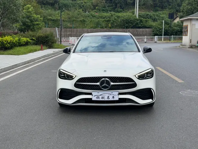 Mercedes-Benz C-Class — Фото автомобиля 2