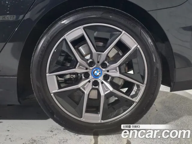 BMW 5 Series G60 — Фото автомобиля 5