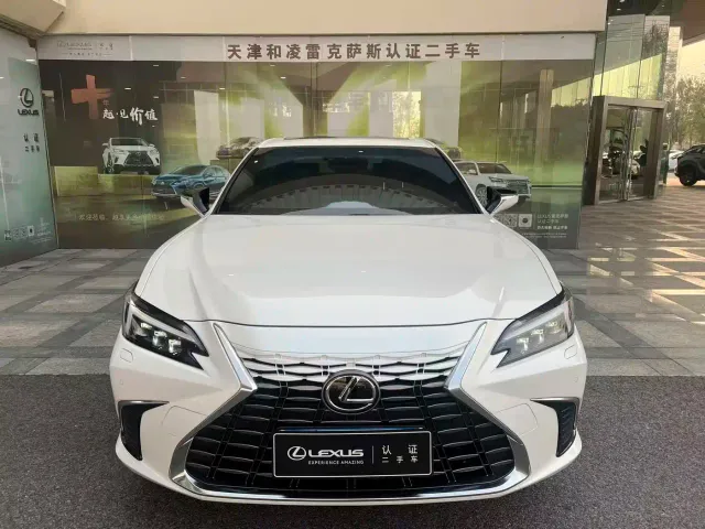 Lexus ES — Фото автомобиля 2