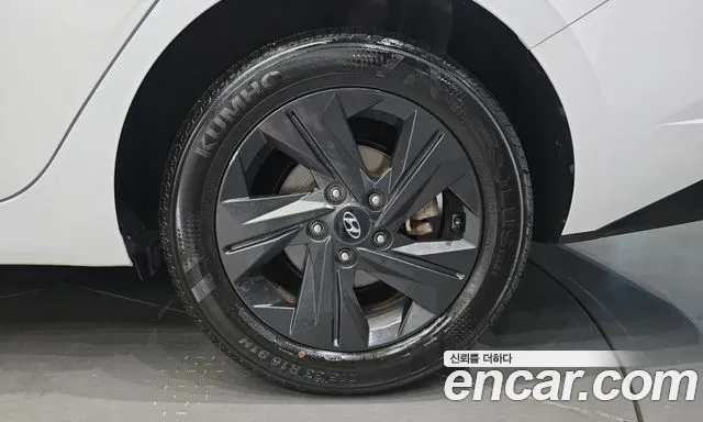 Hyundai Avante CN7 — Фото автомобиля 6