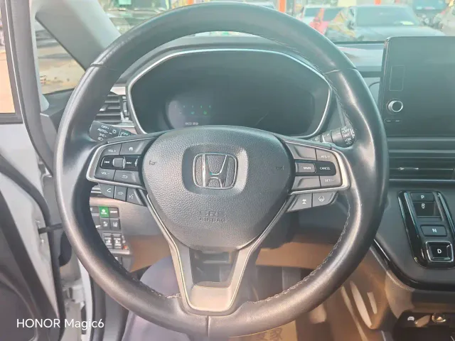 Honda Odyssey — Фото автомобиля 16