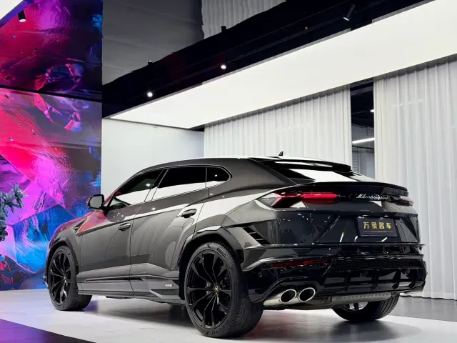 Lamborghini Urus — Фото автомобиля 17