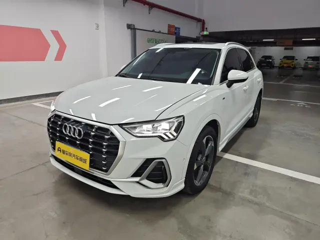 Фотография автомобиля — Audi Q3