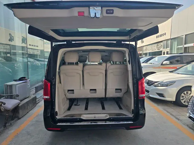 Mercedes-Benz V-Class — Фото автомобиля 11