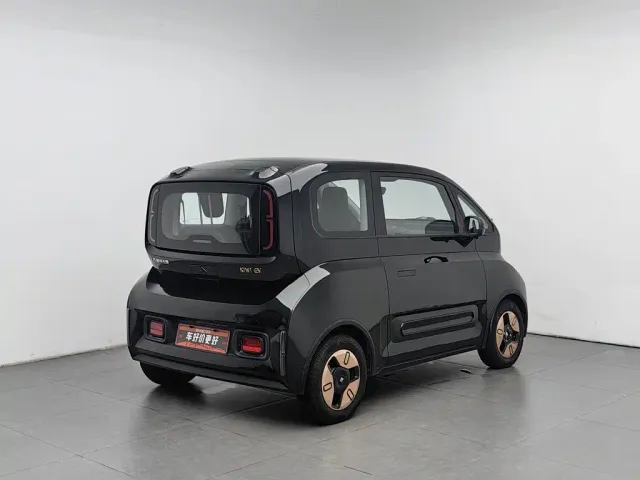 Baojun KiWi EV — Фото автомобиля 2