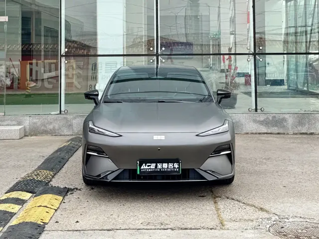 Geely Galaxy E8 — Фото автомобиля 2