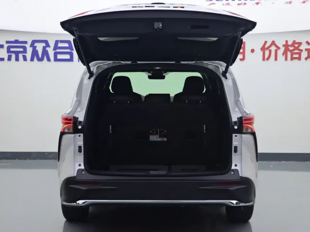 Toyota Granvia — Фото автомобиля 24