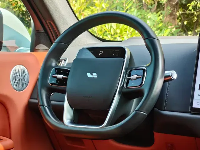 Li Auto L7 — Фото автомобиля 18