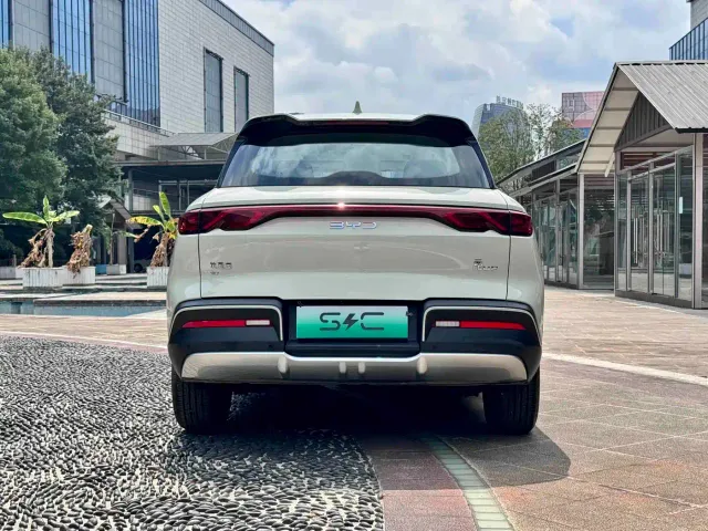 BYD Yuan UP — Фото автомобиля 17