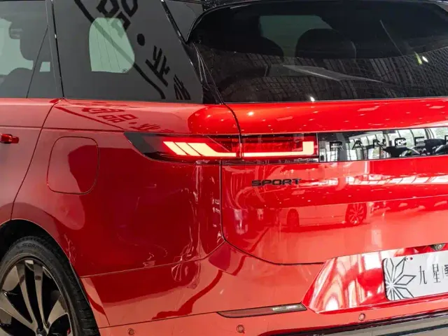 Land Rover Range Rover Sport — Фото автомобиля 21