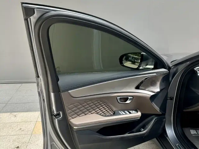 BYD Han — Фото автомобиля 11