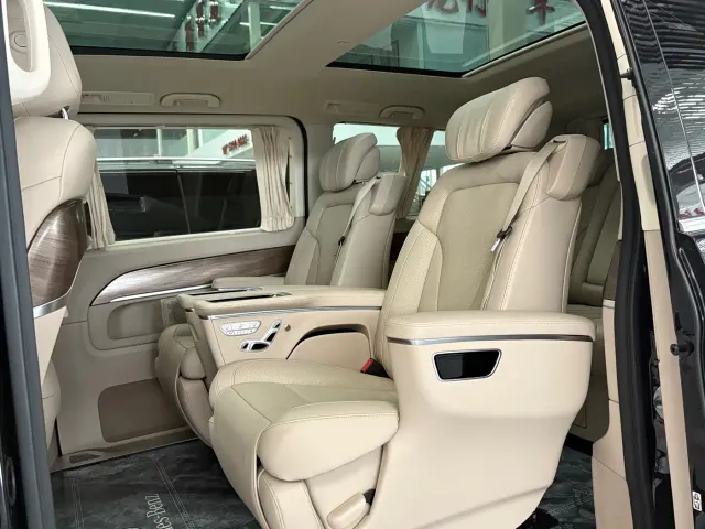 Mercedes-Benz V-Class — Фото автомобиля 6