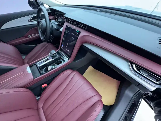 Hongqi H5 — Фото автомобиля 10