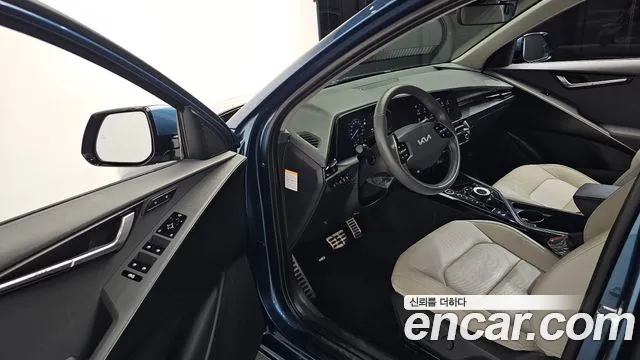 Kia Niro The All New Niro Signature — Фото автомобиля 10