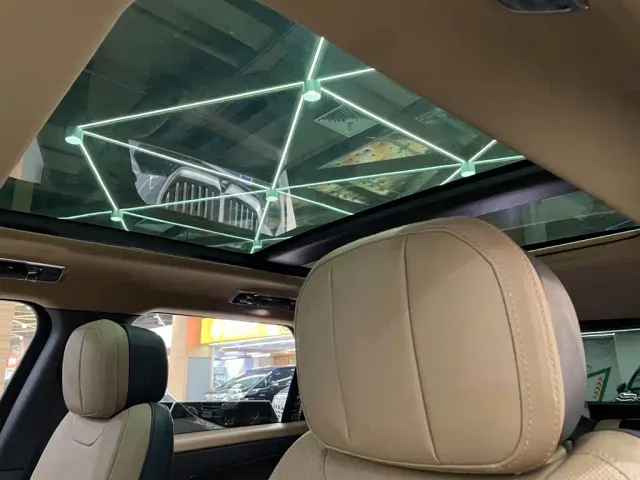 Land Rover Range Rover Sport — Фото автомобиля 9