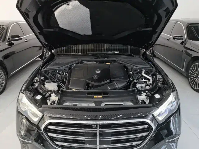 Mercedes-Benz E-Class — Фото автомобиля 19