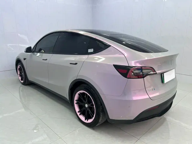 Tesla Model Y — Фото автомобиля 3