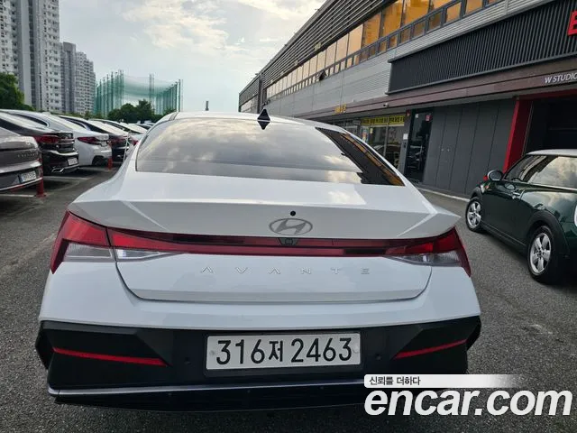 Hyundai Avante CN7 — Фото автомобиля 5