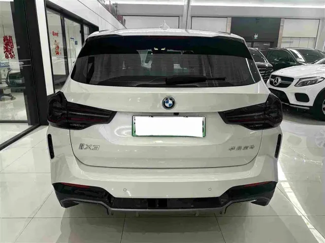 BMW iX3 — Фото автомобиля 21