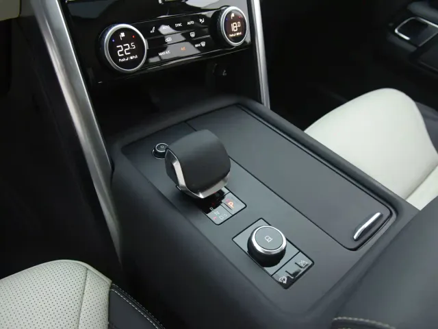 Land Rover Discovery — Фото автомобиля 10