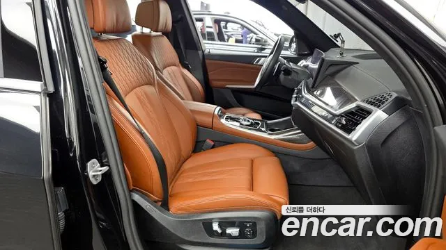 BMW X7 — Фото автомобиля 11