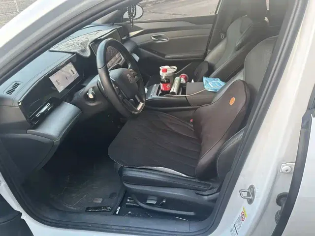 BYD Qin L — Фото автомобиля 4