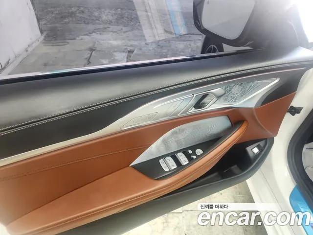 BMW 8 Series G15 — Фото автомобиля 14