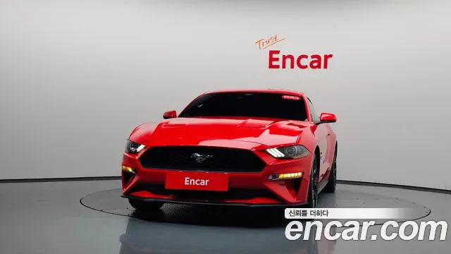 Ford Mustang — Фото автомобиля 3