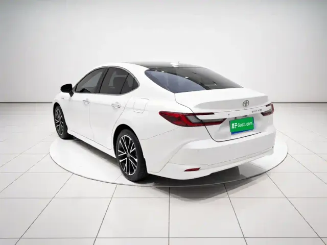 Toyota Camry — Фото автомобиля 4