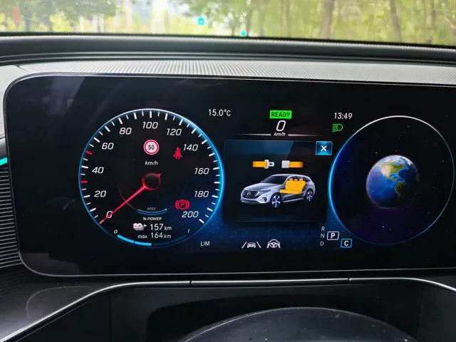Mercedes-Benz EQC — Фото автомобиля 13