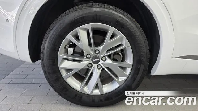 Genesis GV70 — Фото автомобиля 5