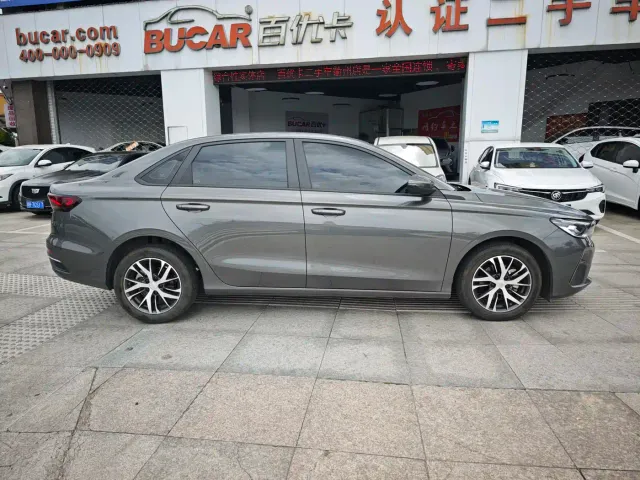 Geely Emgrand — Фото автомобиля 3