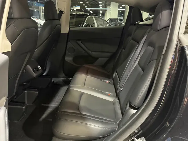 Tesla Model Y 2022 Facelift Rear-Wheel Drive Version — Фото автомобиля 12